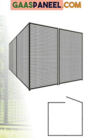 Gaasren van 2 x 2. Zwarte gaaspanelen van 180 of 200 cm hoog.